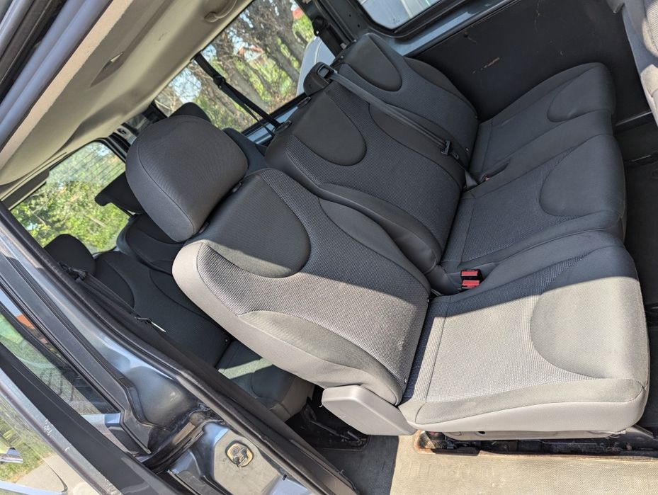 Închiriez Citroen jumpy 8+1 locuri