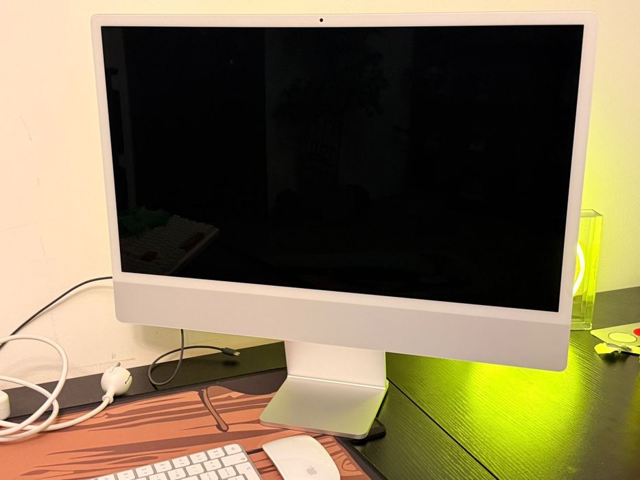 iMac M3, 8GB, 24 inchi, ca nou, dar nu am cutie