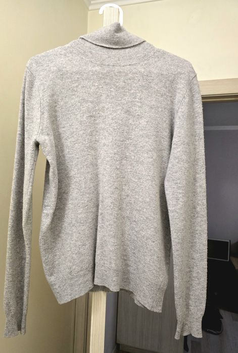 Свитер из шерсти