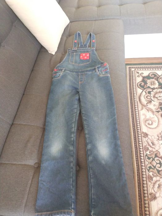 Продам джинсовый комбинезон для девочек с начёсом