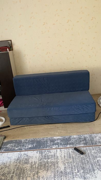 Безкаркасный диван