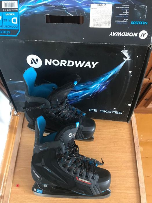 Продам коньки 40 размер