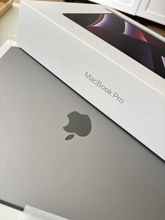 14-inch MacBook Pro with Apple M2 Pro chip