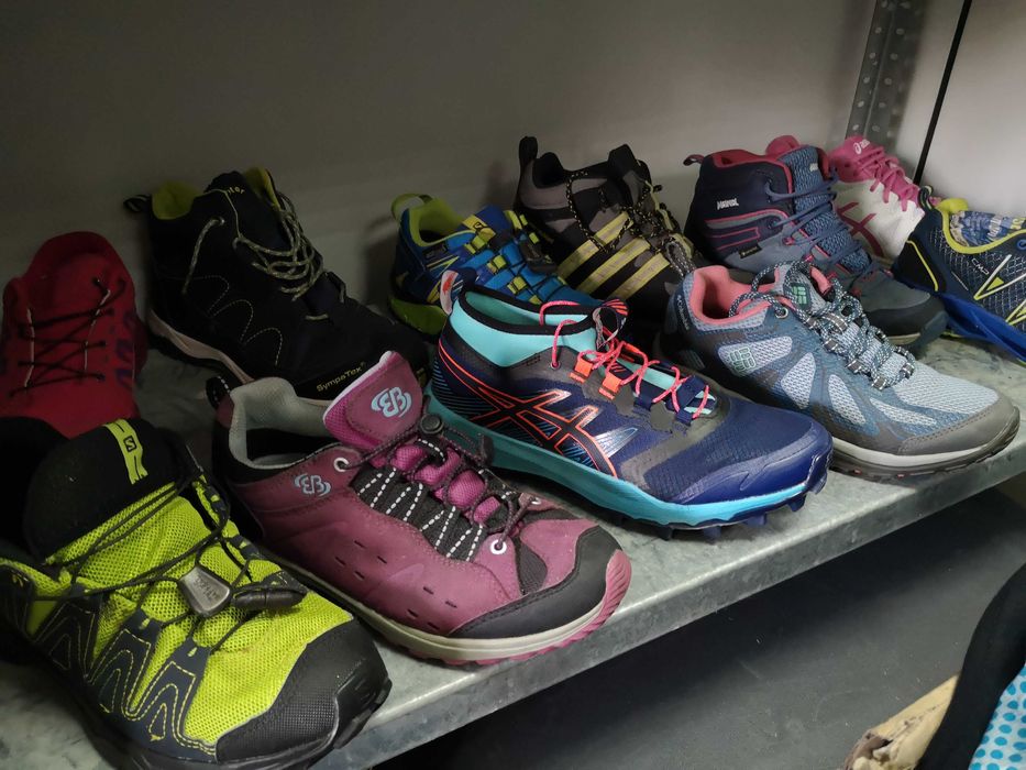 Adidasi  alergare 42 43 46 Bocanci munte ghete  maraton  38 39  Ca NOI