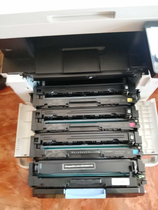 Продавам мултифункционално устройство