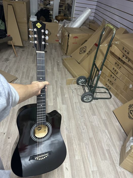 Акустическая гитара 38 размера