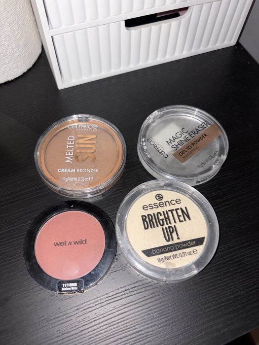 Гримове- Bellebox, essence, wetnwild, bourjois