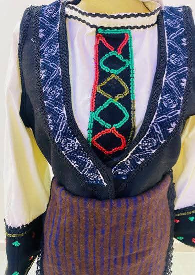 Продавам македонска носия