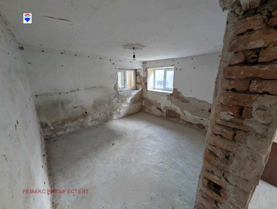 Къща с двор за продажба гр. Две могили