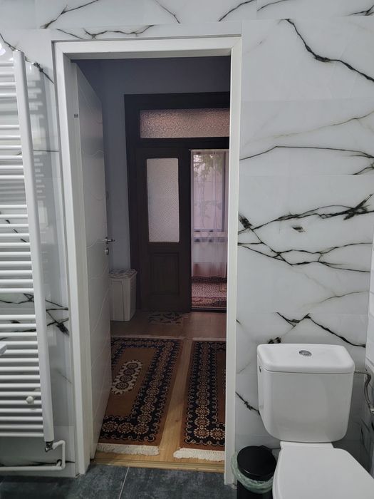 Inchiriez apartament 2 camere la casa