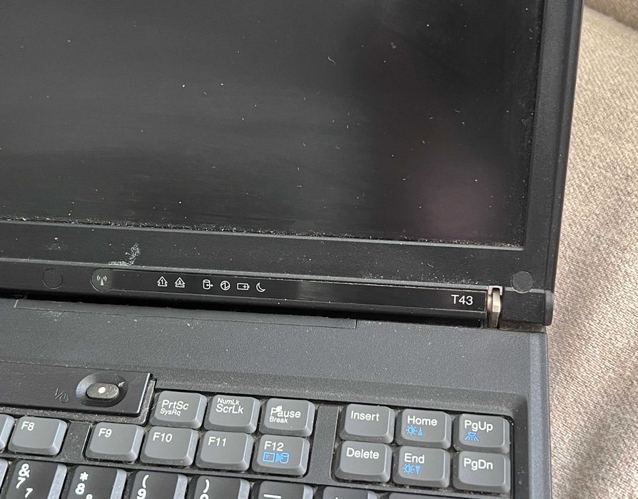 Laptop retro IBM ThinkPad T43 Type 1871 pentru colectionari si piese