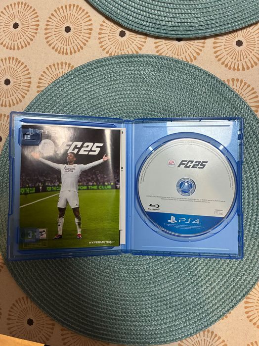 Продавам FC 25 за PS4