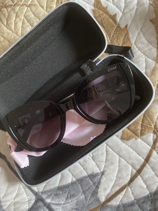 Ochelari noi Dior cu toc ai laveta sters