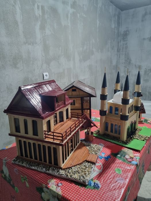 Vând  Miniaturi din lemn lucrate manual