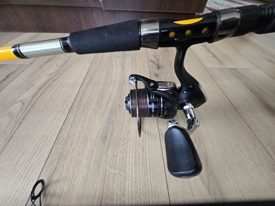 Doua lansete spinning