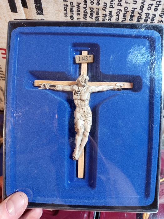 Кръст/ Разпятие за стена