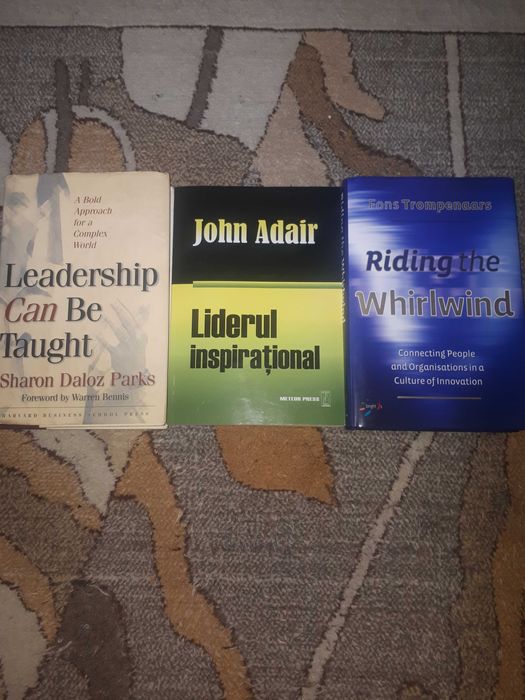 Pachet 3 carti despre Leadership ( 2 in limba engleza).