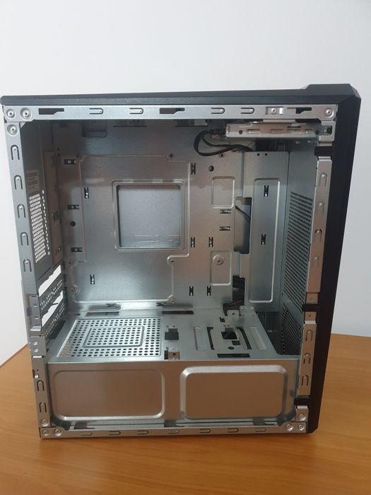 Carcasă PC Asus.