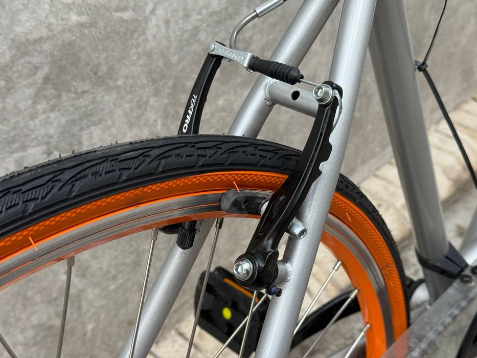 Электронный шоссейный велосипед Swft