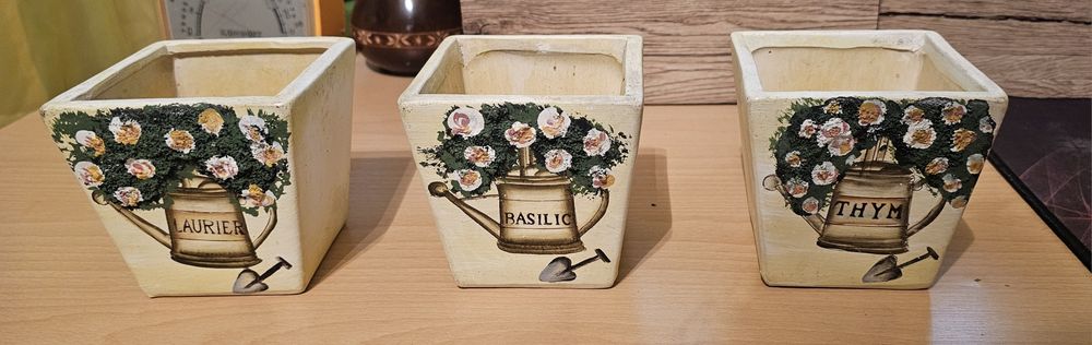 Кашпи, поставка за чаши, силконови кутии , чаши