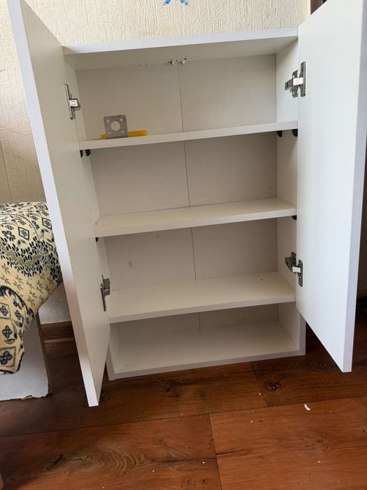 Шкаф-пенал навесной