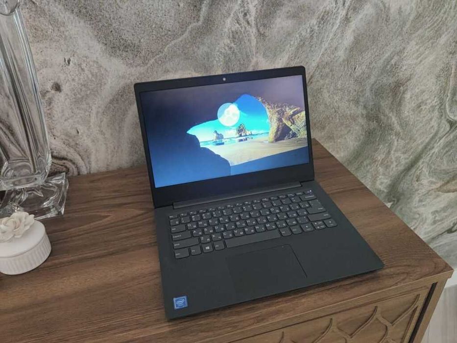 Продается ультра тонкий ноутбук Lenovo V14-IGL/OZU4GbDDR4/SSDМ2 256Gb/