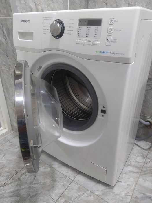 Дёшево, в полностью хорошем рабочем состоянии Samsung Eco Bubble 6 Kg