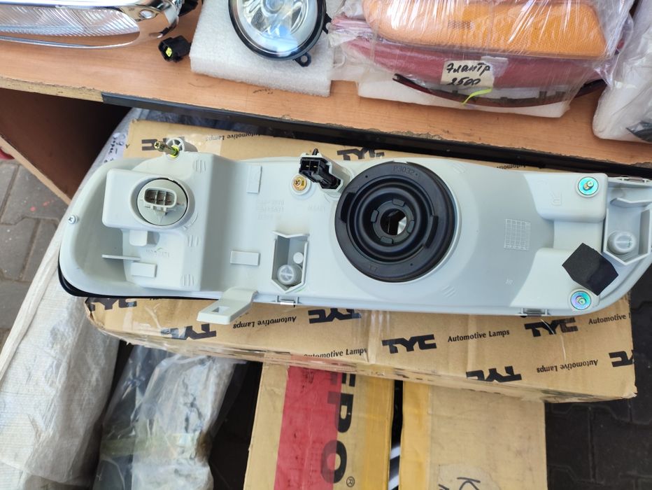 Ниссан Цефиро фары