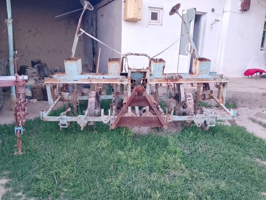 Traktor sotiladi barcha organlari blan