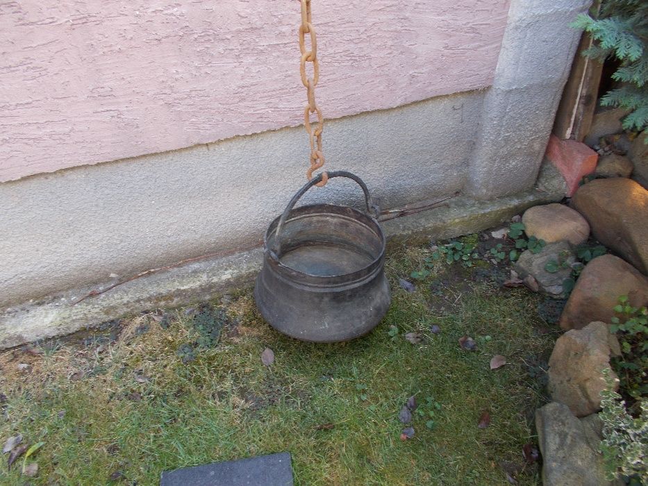 Стари предмети за огнище - верига , държач , котел