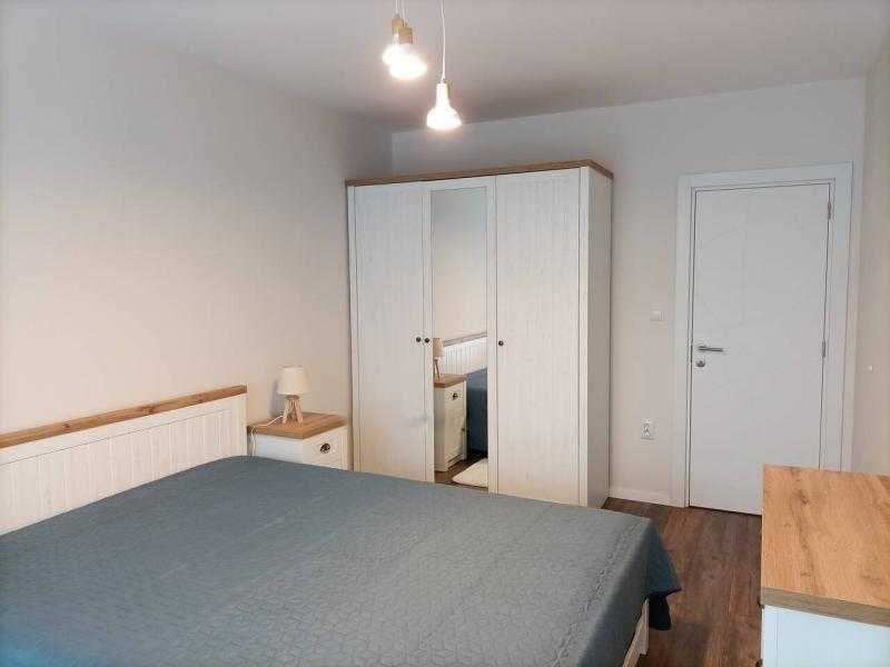 Дава се под наем Двустаен апартамент в Бургас, Център - 70 кв.м за 612 € - Снимка #6