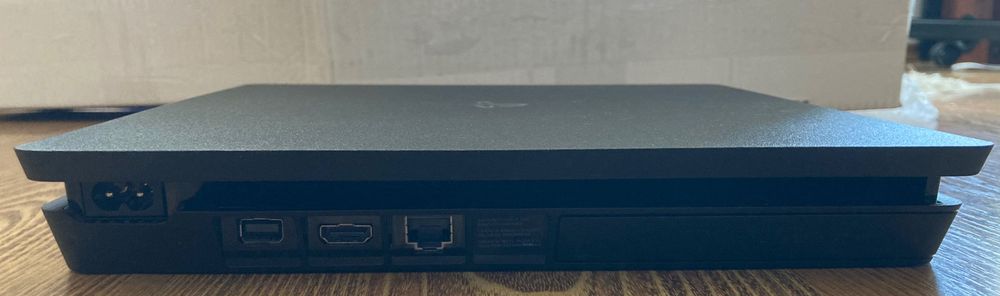 Play Station 4 Slim 500 GB cu 1 Controller, HDMI+ Jocuri
