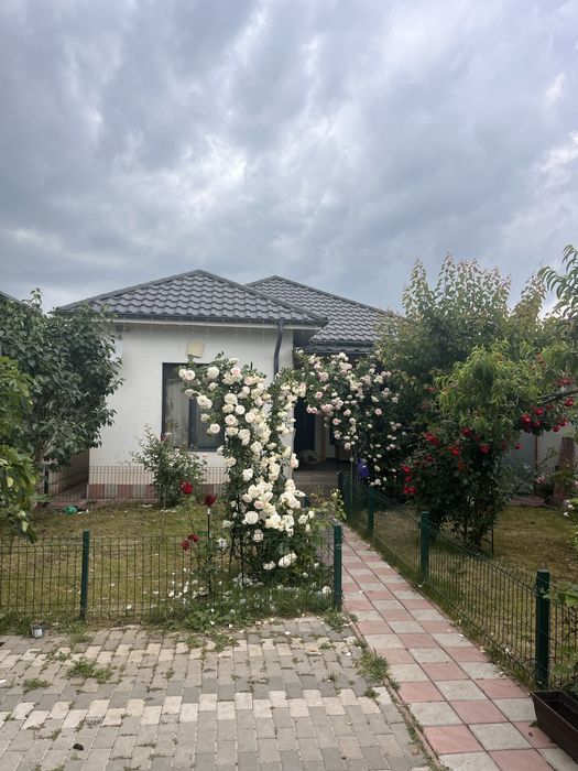 Casă 3 dormitoare, 115mp, teren 400 mp, panouri solare, Cumpăna – 190.000 €