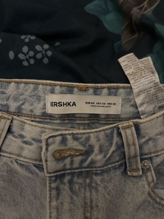 Дънки Bershka нови необличани