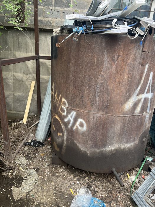 Емкость для воды и диз топливо