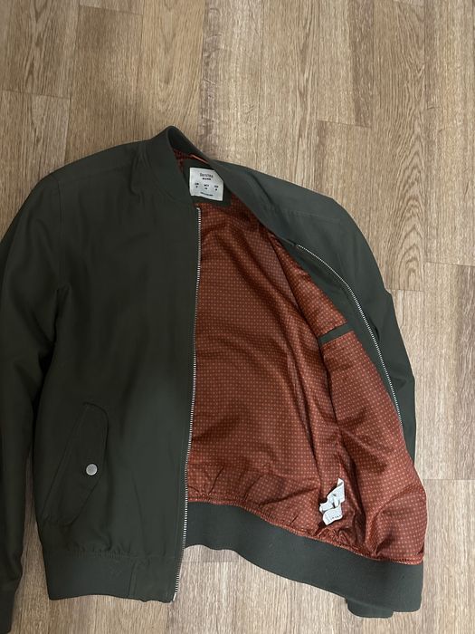 Легкая куртка Bershka