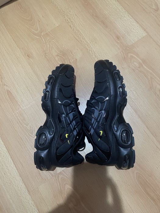 Nike AIR MAX plus