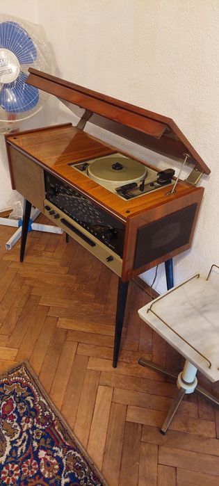 Ретро радио-грамофон