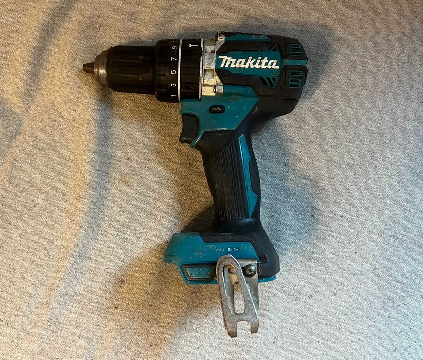 Masina gaurit insurubat Makita DHP484 18V Brushless doar corp