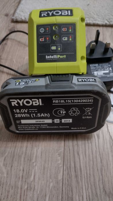 Încărcător și acumulator Ryobi