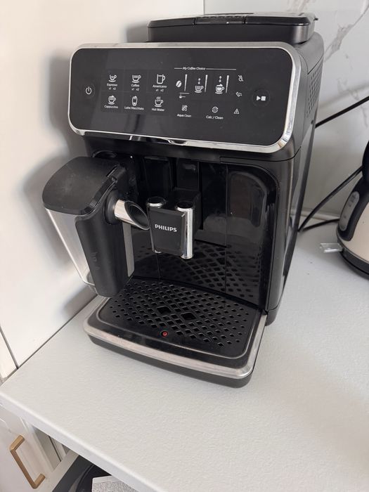 Espressor automat Philips EP3241/50, 1500 W, 1.8L, 15 bar, Negru