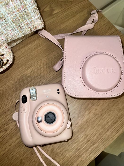 продам Instax mini 11.