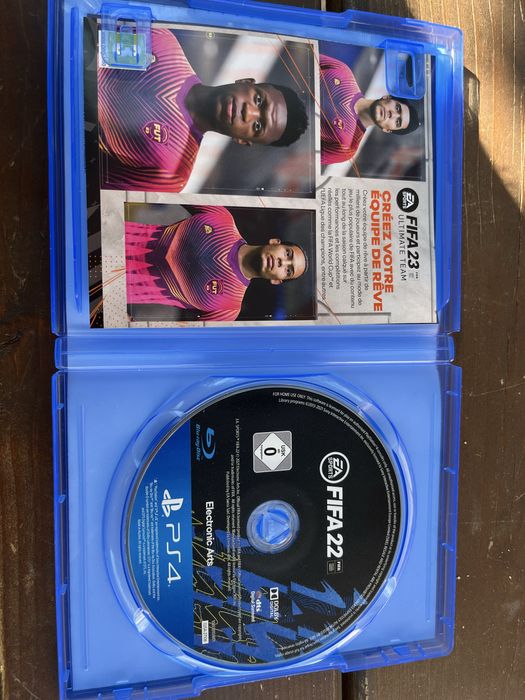 Игри за PS4 FIFA 22/PES2017