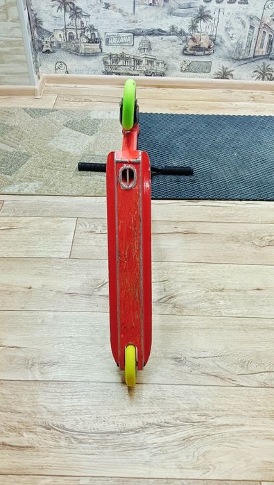 Самокат трюковой срочно продам