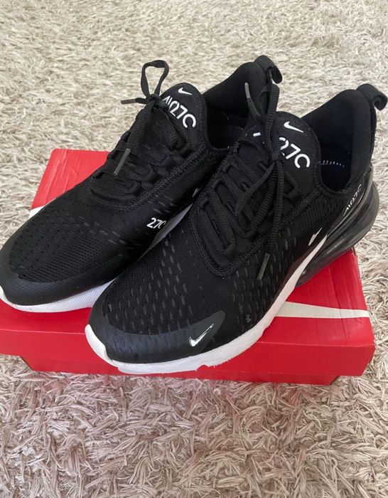 Adidasi Nike Air Max 270