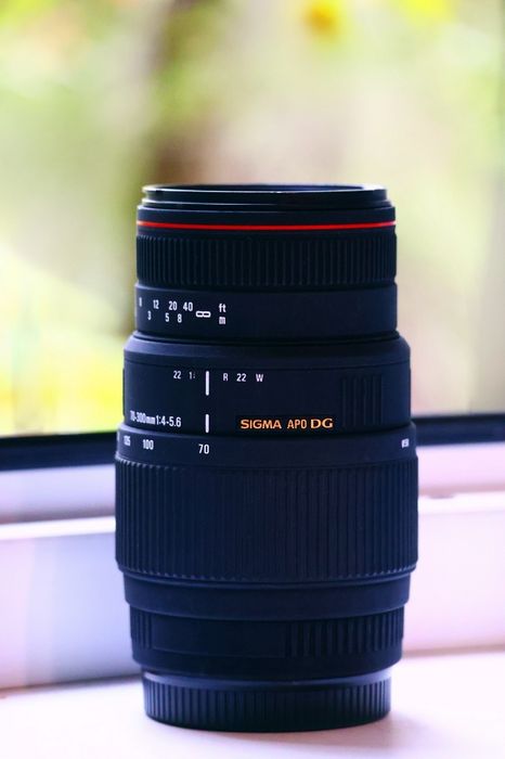 Sigma AF 70-300mm f/4-5.6 DG Macro