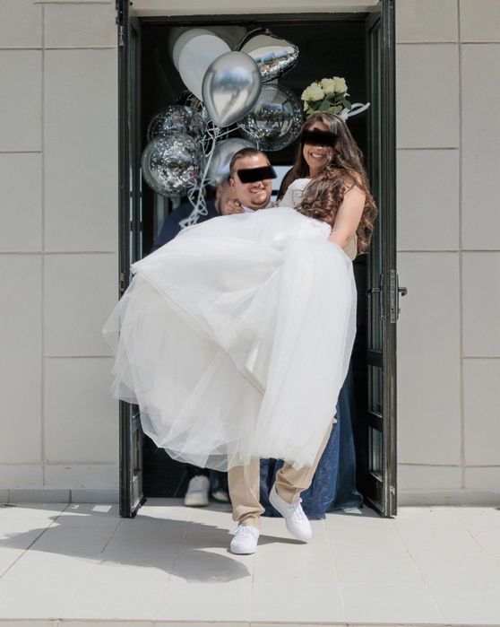 Сватбена рокля размер М с гол гръб