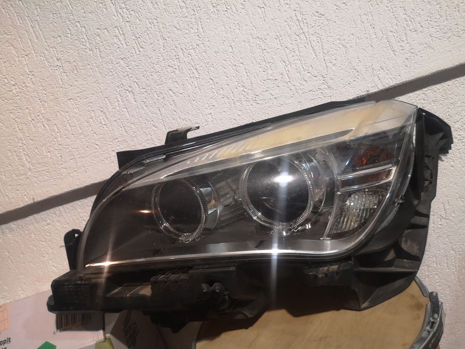 Far bmw x1 e84 stanga