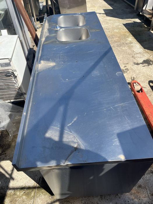 Работна маса неръждавейка