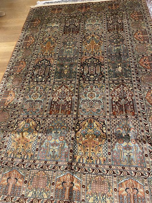 Ковёр ручной работы